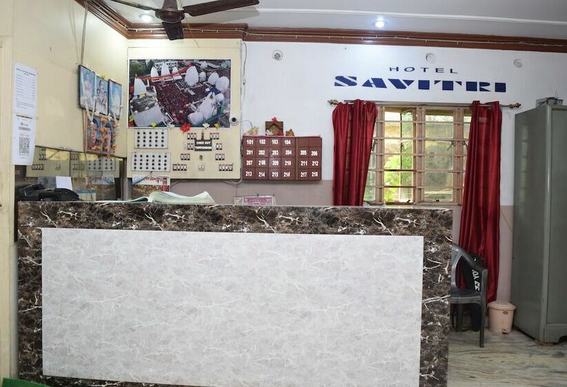 ホテル Savitri