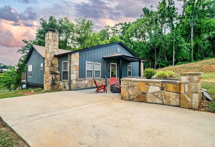 Lakeside Cottage