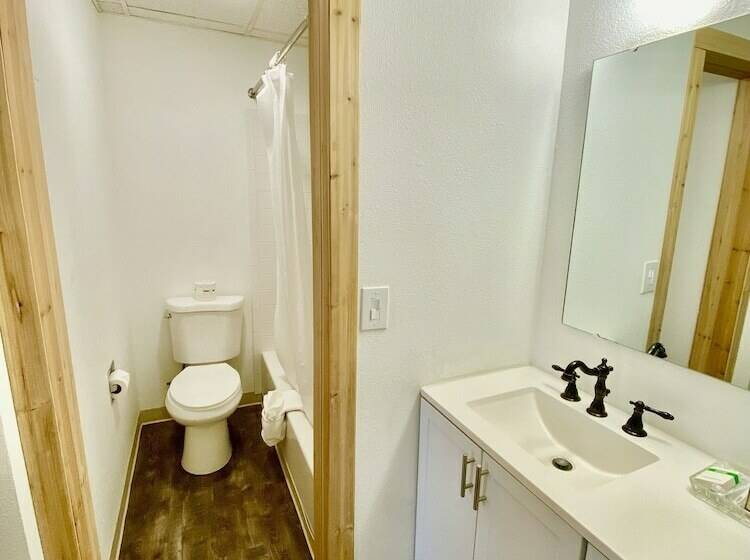 מוטל Old Montana Inn