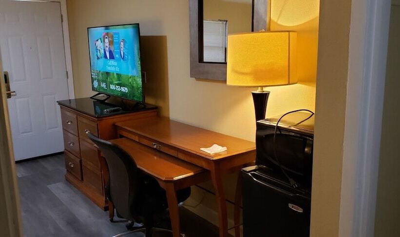 فندق على الطريق Regency Inn