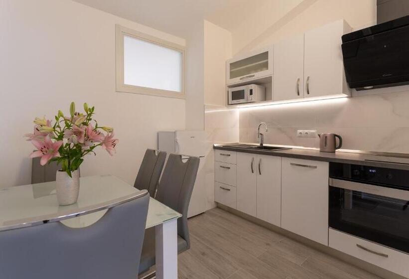 פנסיון Villa Stonehouse