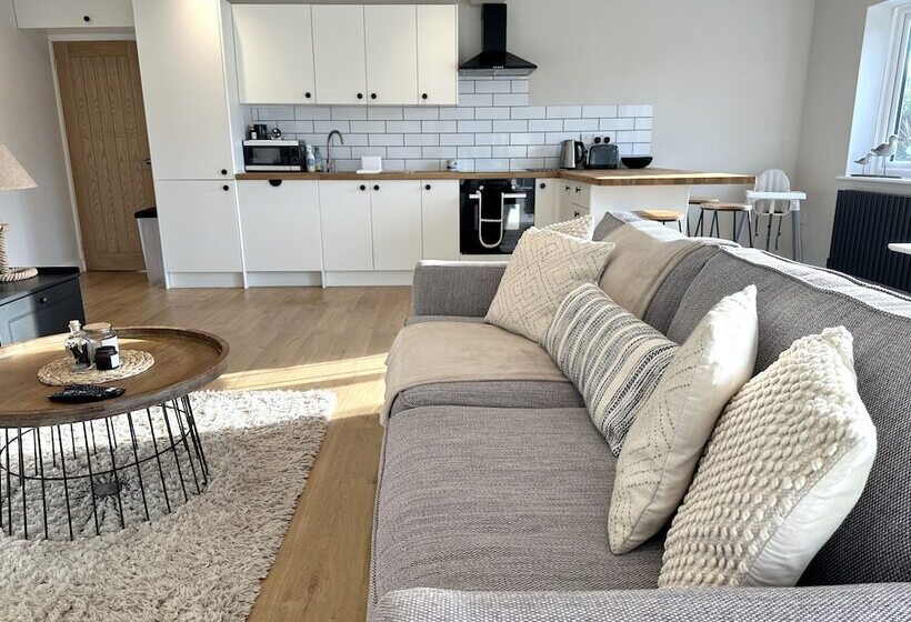 إقامة 3 Bed House In Llanfaelog, Near Rhosneigr