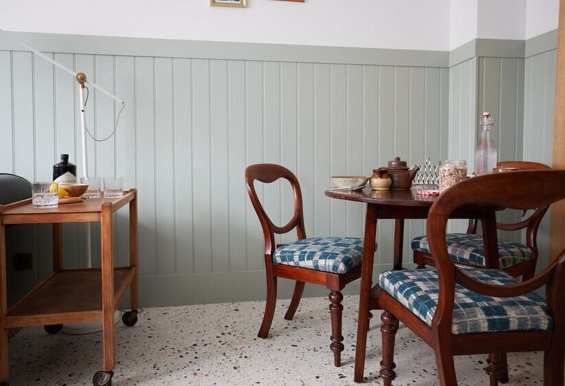 דירת נופש Beautiful 2 Bed Victorian Conversion In Pewsey