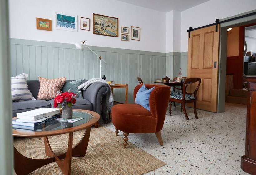 דירת נופש Beautiful 2 Bed Victorian Conversion In Pewsey