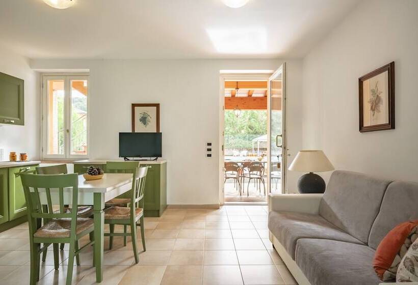 住所  Ombra Verde   B&b E Appartamenti