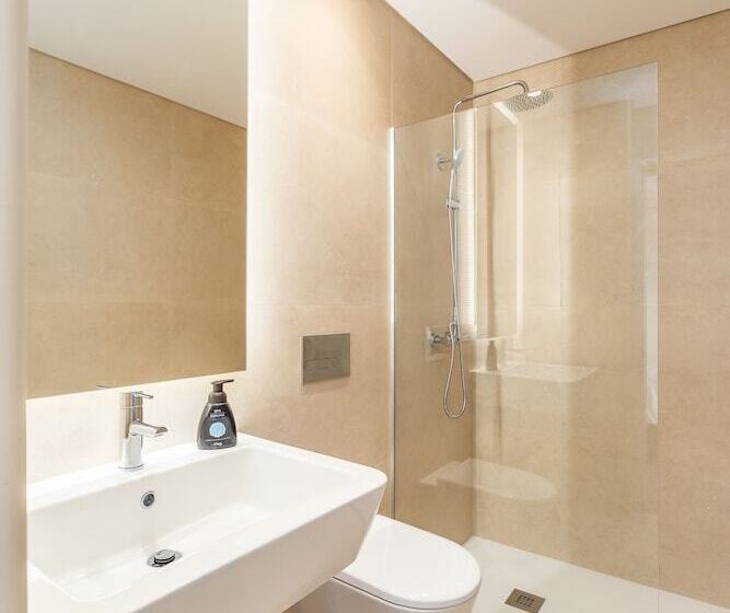 住所  Stunning 6 Bed House In Brito, Guimaraes