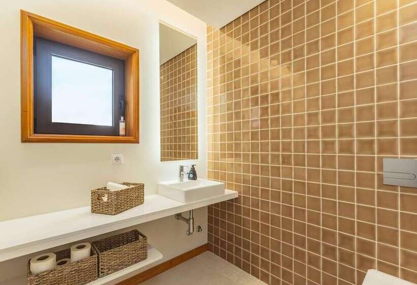住所  Stunning 6 Bed House In Brito, Guimaraes