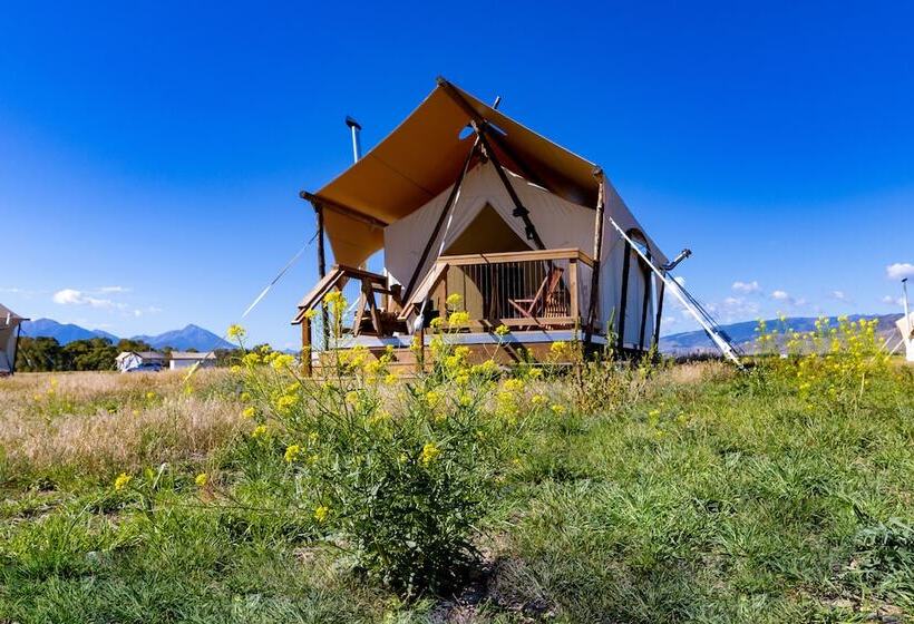 Курорт Under Canvas North Yellowstone   Paradise Valley
