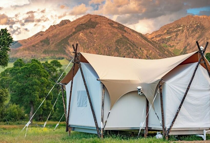 Курорт Under Canvas North Yellowstone   Paradise Valley