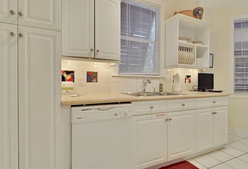 Amelia Home By Avantstay In Historic Old Town W/ Pool