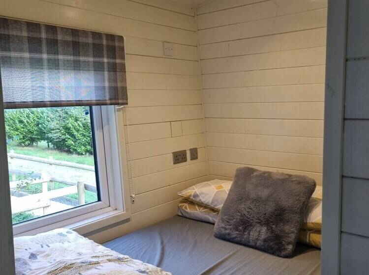 Glamping Hut   Riverview 5