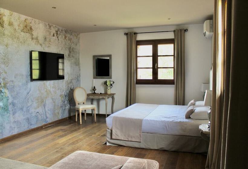 فندق Domaine Du Reginu