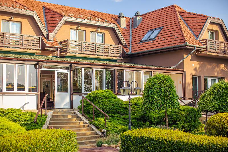 酒店 Mártoni Resort & Restaurant