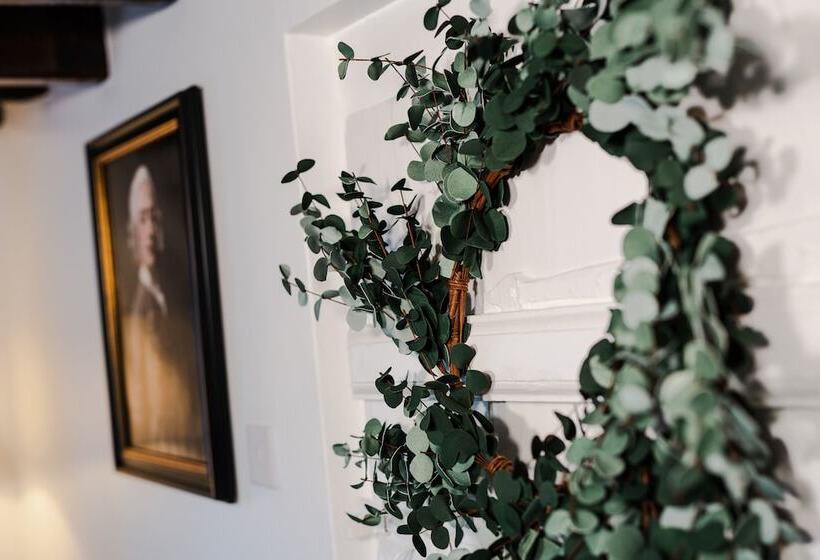 Hovell Hall  Country B&b