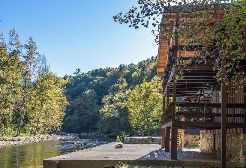 Rays Chalet   Unique And Cozy Riverfront Home!