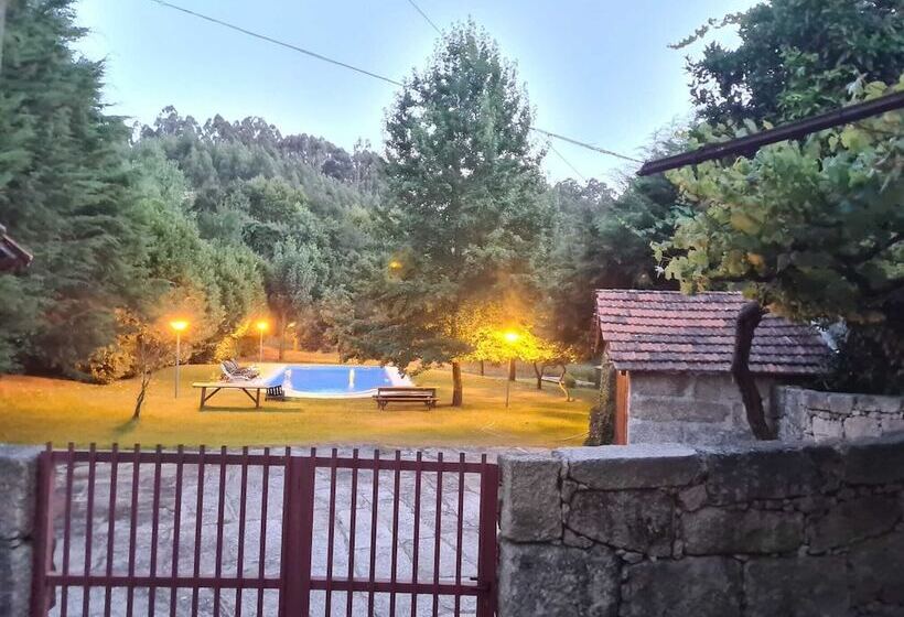 דירת נופש Beautiful 2 Bed House   Marco De Canaveses