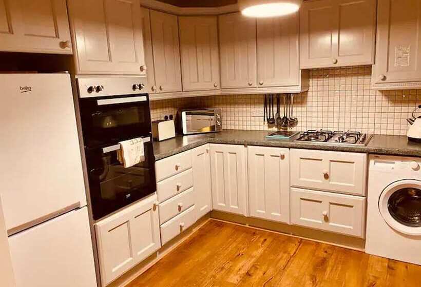 住所  Beautiful 3 Bed House In Londonderry