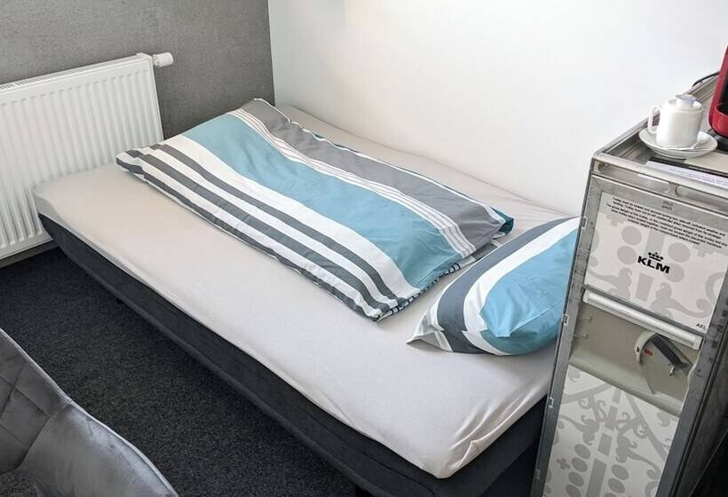 住所  Boardingrooms Direct A8, Close To Stuttgart, 25min
