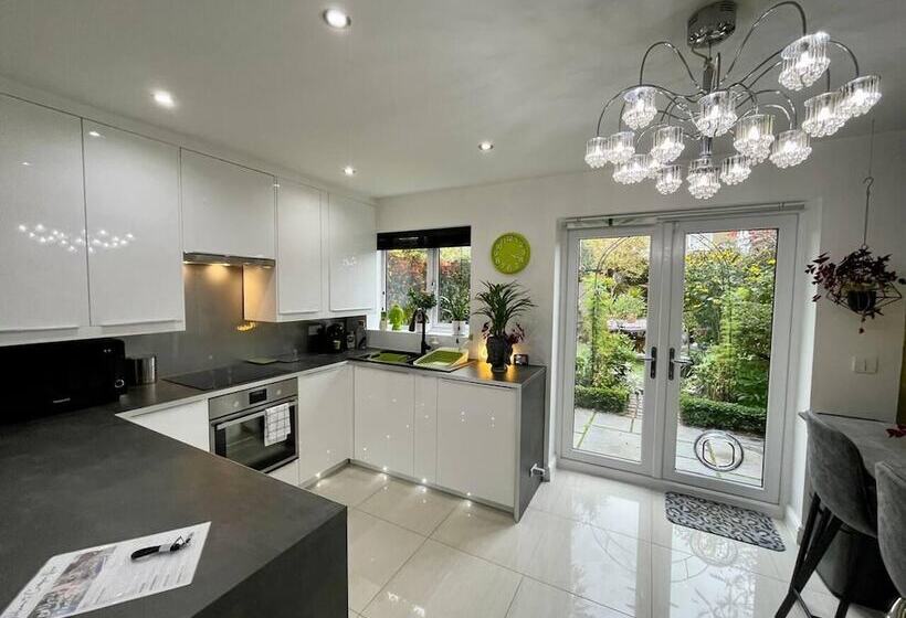 דירת נופש Charming 3 Bed House In Bedworth Nec, Bhx Airport