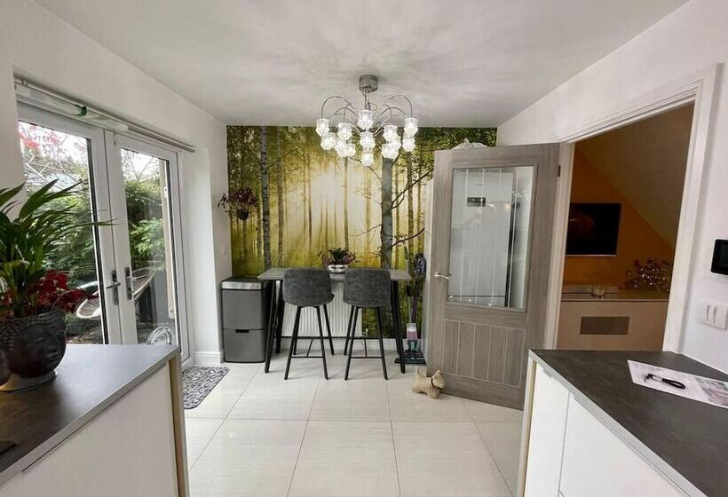 דירת נופש Charming 3 Bed House In Bedworth Nec, Bhx Airport