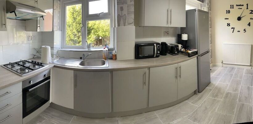 レジデンス Enjoy Lovely 4 Bed Apartment With Garden