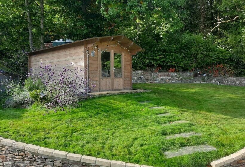 住所  Impeccable 3 Bed Bungalow Near Launceston