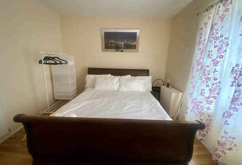 레지던스 Lovely And Cosy House In Cardiff, South Wales