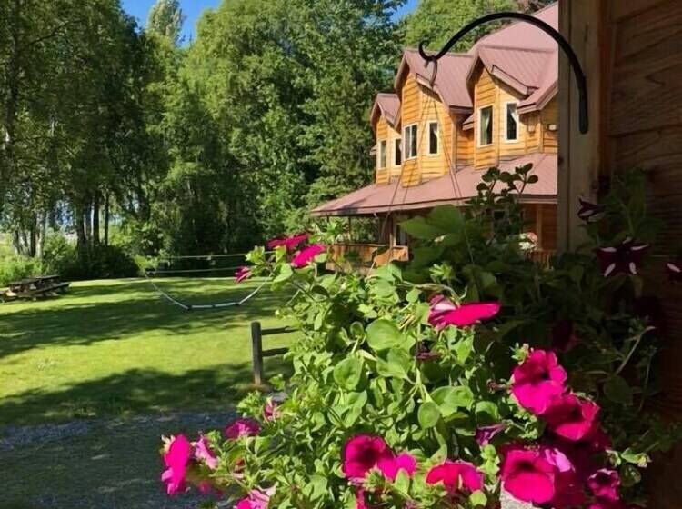 Riverside Cabins