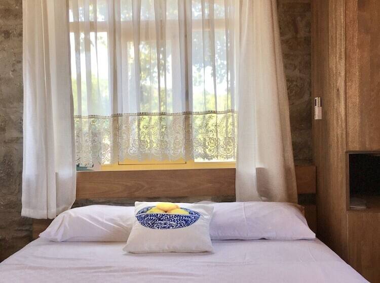 ベッドアンドブレックファースト Sari Keçi̇ Taş Otel