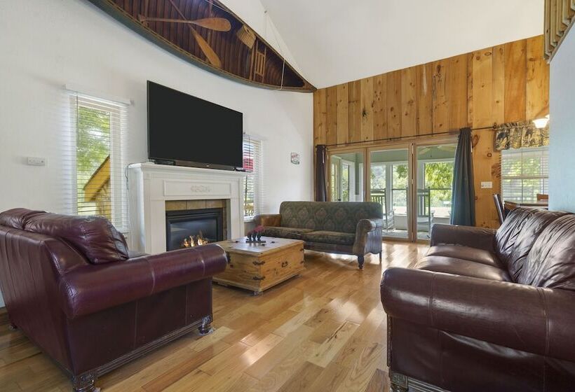 Bluff Cabin