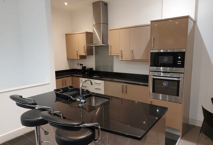 Feel At Home Nottingham