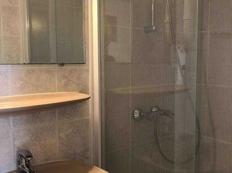 فندق Enzo Neufchateau By Kyriad Direct