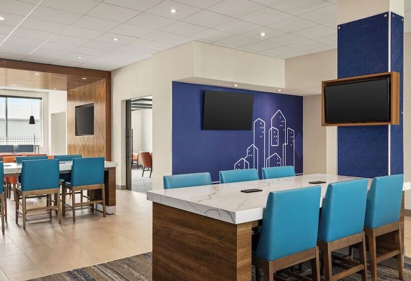 فندق Holiday Inn Express Strathroy By Ihg