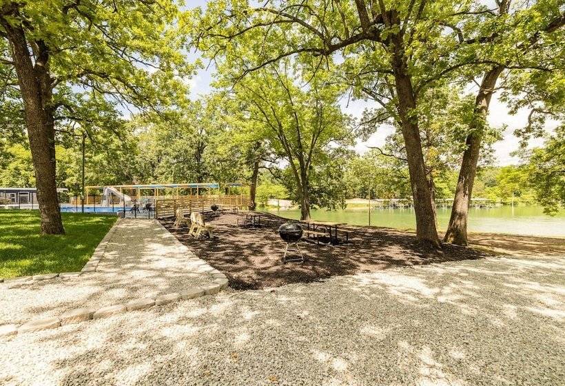 هتل Kimberling Cove H20