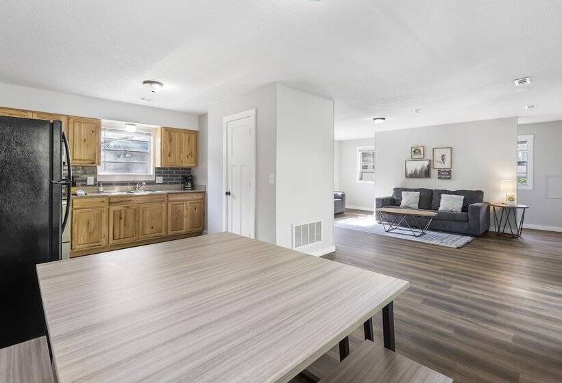 هتل Kimberling Cove H20