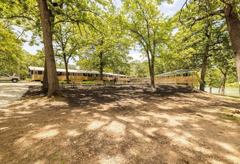 هتل Kimberling Cove H22