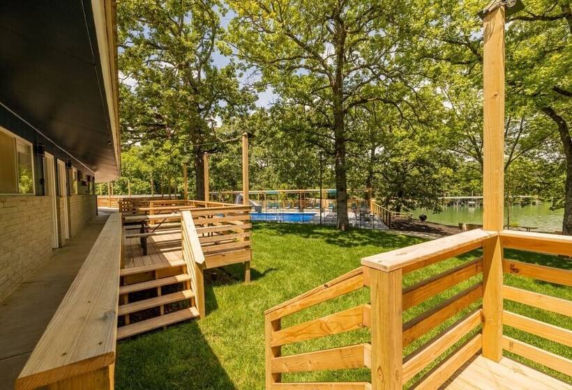 هتل Kimberling Cove M1