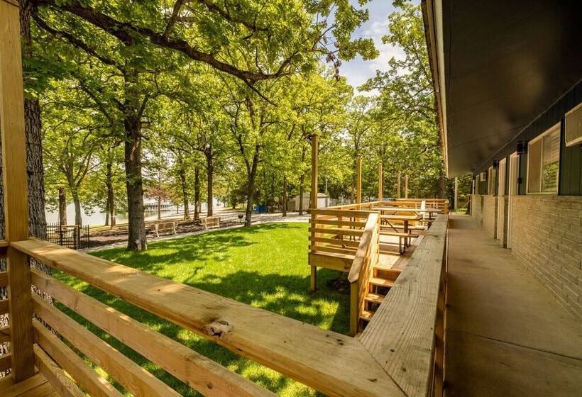 هتل Kimberling Cove M1