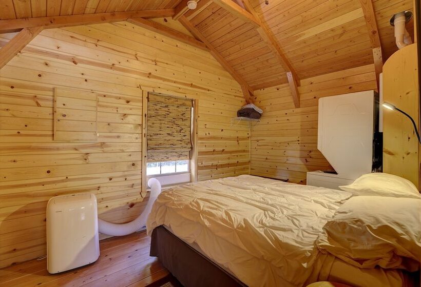 בית מלון כפרי Shire Valley Cabins, Charming Dayton Retreat