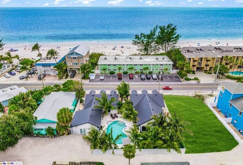 בית מלון כפרי The Retreat At Anna Maria Island Inn