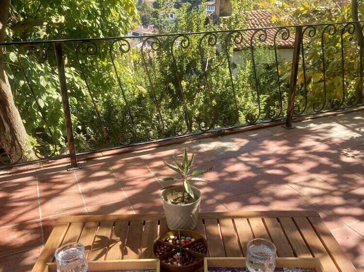 펜션 şi̇ri̇nce Bahçe