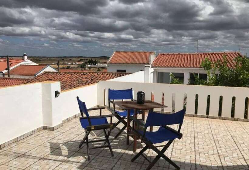 דירת נופש Charming 5 Bed House In Granja