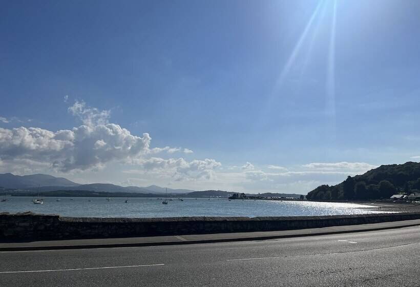 レジデンス Traditional 3 Bed Cottage, Log Burner & Sea Views!