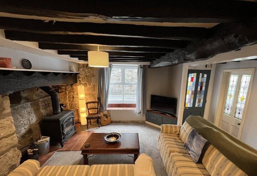 إقامة Traditional 3 Bed Cottage, Log Burner & Sea Views!