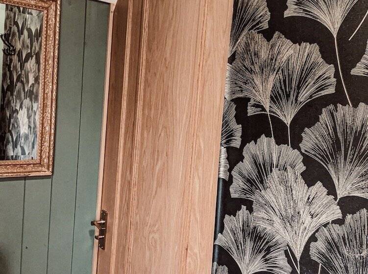 Stunning Shepherd S Hut Retreat, North Devon