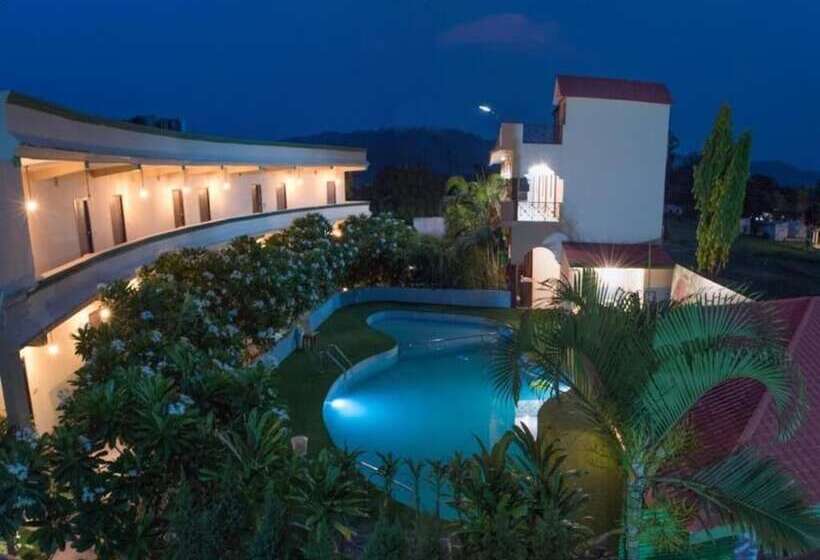 בית מלון כפרי Corbett Ambience Resort