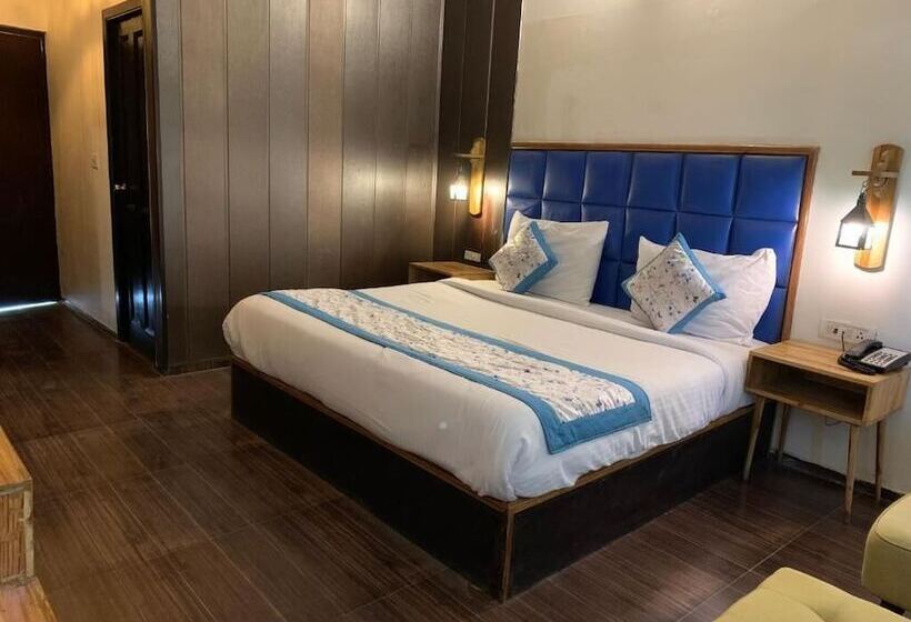 בית מלון כפרי Corbett Ambience Resort