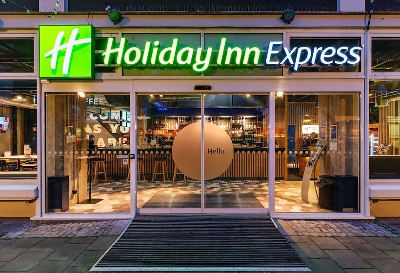 هتل Holiday Inn Express Dresden Zentrum, An Ihg