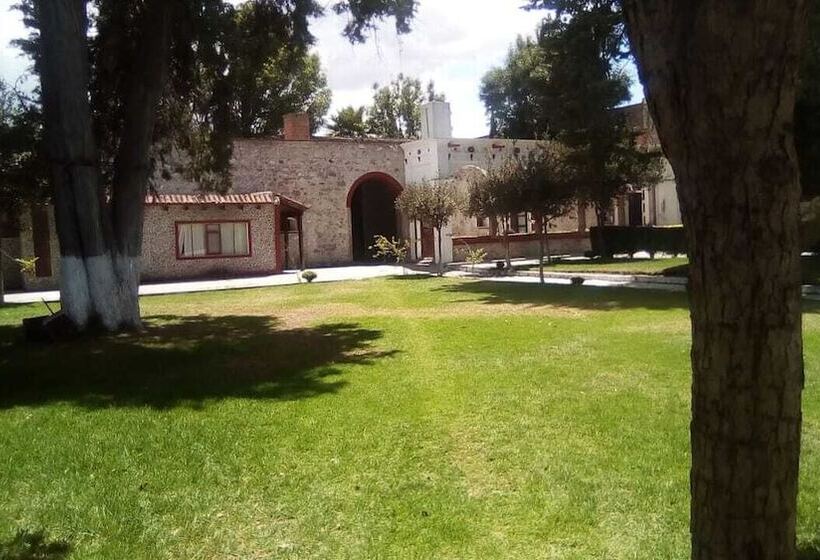 فندق Hacienda Santiago Texmelucan