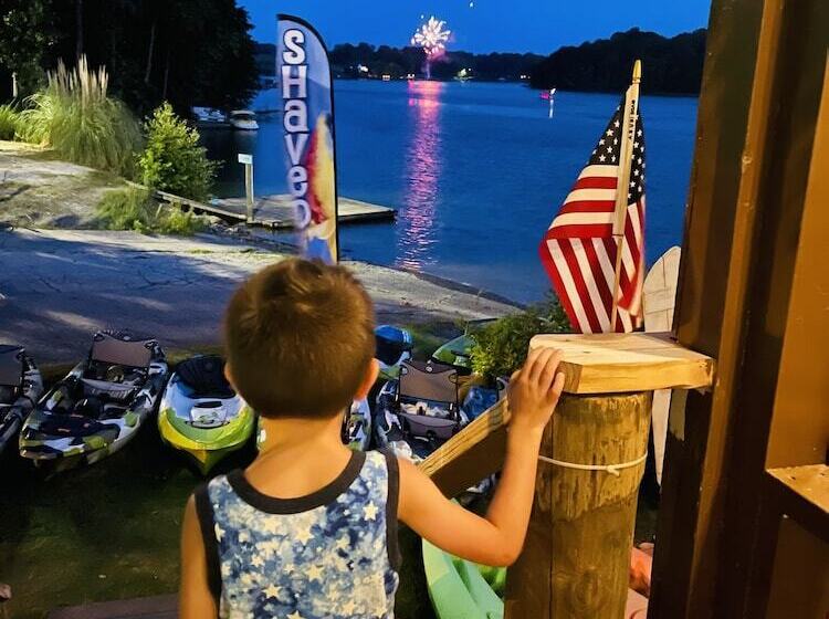 ホテル Lake Norman